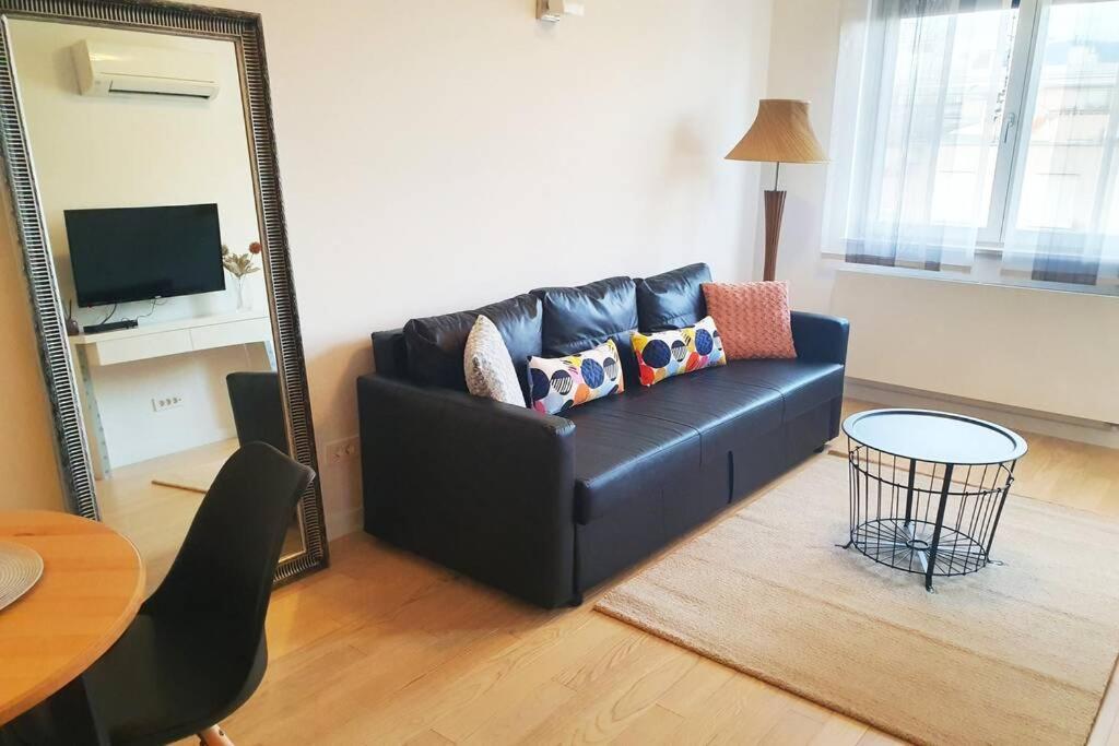No.5 Apartment Загреб Екстериор снимка